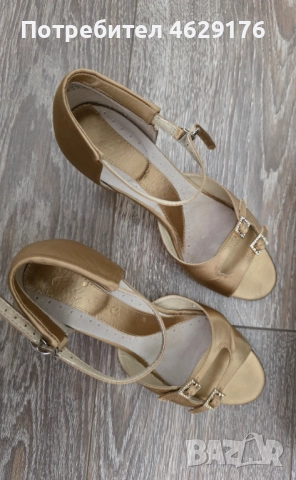 Обувки за латино и салса танци Capezio – размер 39, отлично състояние, снимка 2 - Дамски обувки на ток - 52133187