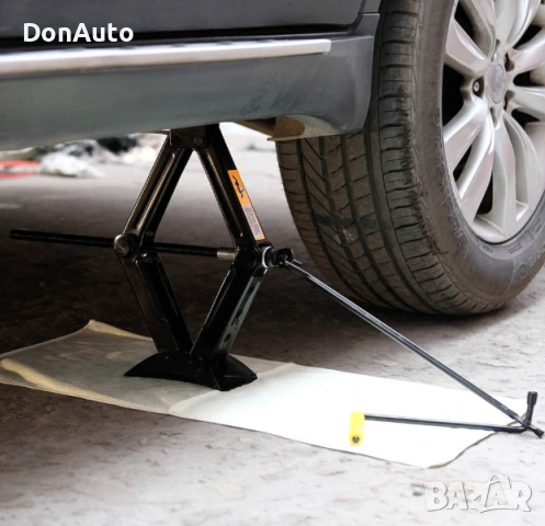 Класически механичен крик –  1 тон, снимка 3 - Аксесоари и консумативи - 53129621