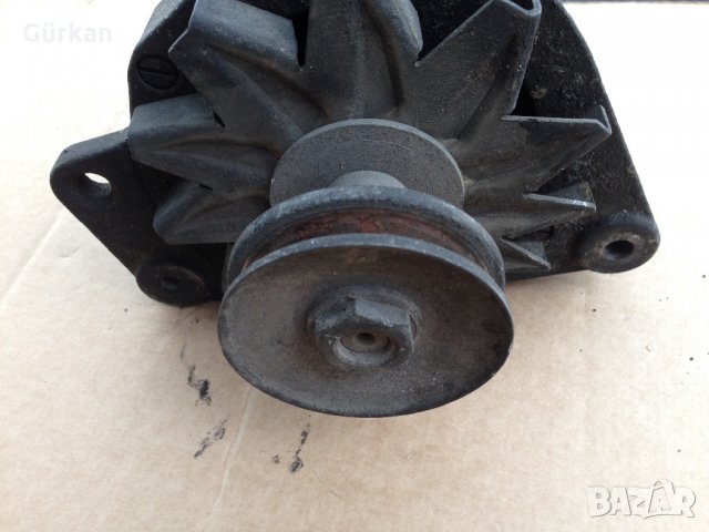 VW Голф 2 Генератор, снимка 3 - Части - 33351004