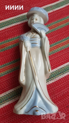 Порцеланова статуетка фигурка дама, снимка 2 - Антикварни и старинни предмети - 51850093