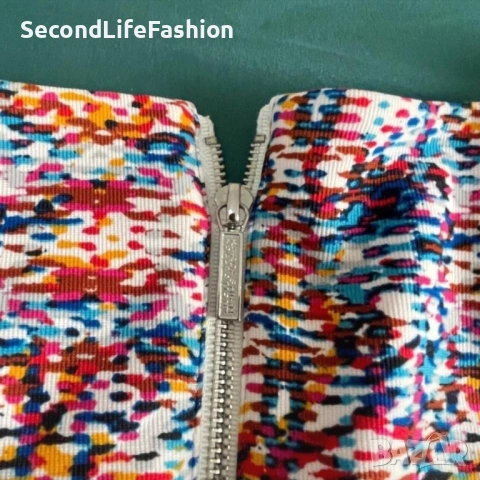 Вталена цветна рокля на Ким Кардашиян размер L, снимка 5 - Рокли - 53223514