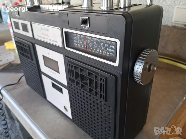 японски радио касетон Aiko, снимка 3 - Радиокасетофони, транзистори - 50996240