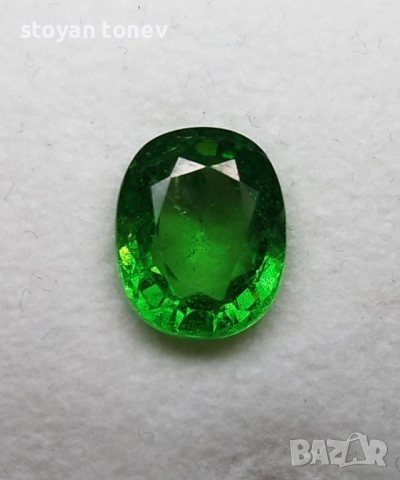 Рядък цаворит гранат в голям размер 4.66кт.! GIA сертификат! Нов!, снимка 11 - Други - 51815286