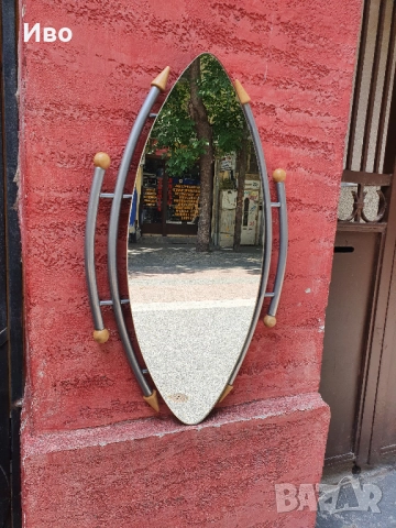 Немско огледало. Атрактивен, рядък модел. Височина 75см., ширина на огледалото 30см. и ширина на рам, снимка 4 - Огледала - 51996895