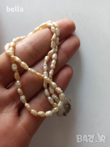 Старо елегантно и нежно перлено колие с естествени красиви малки перли(оризови перли) , снимка 2 - Колиета, медальони, синджири - 51806067