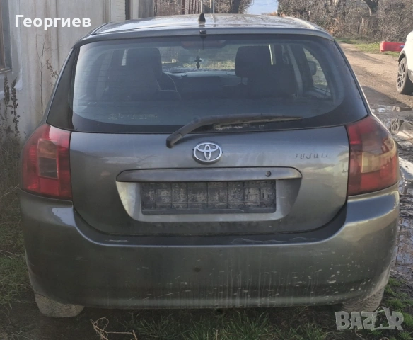 Toyota Corolla 2.0 D4D 90PS - ударена, снимка 3 - Автомобили и джипове - 53498125