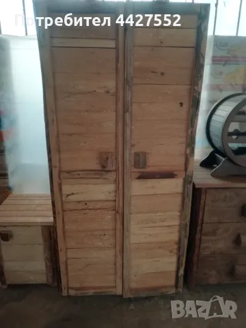 Спалня две нощни шкафчета и гардероб старинен стил-за твърди матраци размер на спалнята 190/167, снимка 2 - Спални и легла - 49664487