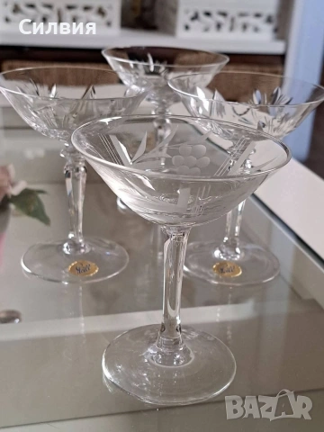 Ретро кристални малки чаши, снимка 8 - Антикварни и старинни предмети - 53433790