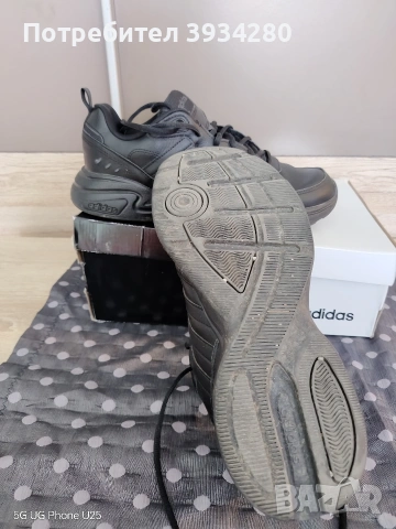Продавам маратонки adidas 45 1/3, снимка 4 - Ежедневни обувки - 53571626