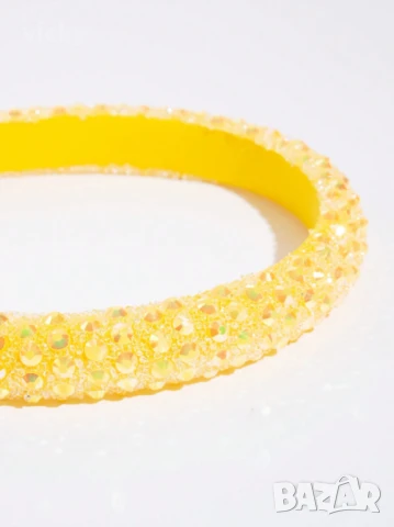 Диадема с кристали, вдъхновена от Petite Fleur, снимка 6 - Аксесоари за коса - 48275607