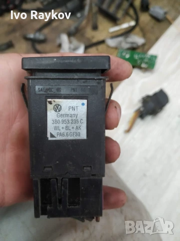 Авариен бутон за VW Passat 4 ,Passat 5, 1998-2005г., 3B0 953 235 C, 3B0953235C, снимка 2 - Части - 51195272
