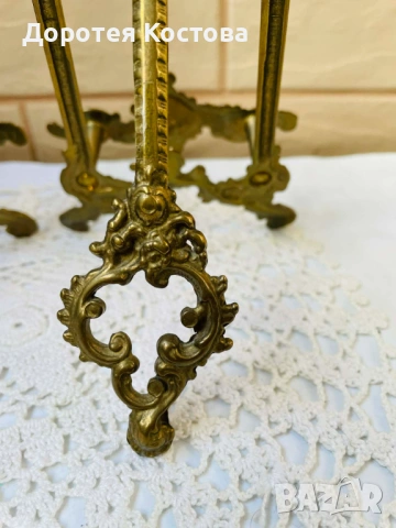 Красива месингова поставка от Англия за чиния, рамка, снимка 3 - Антикварни и старинни предмети - 53301044