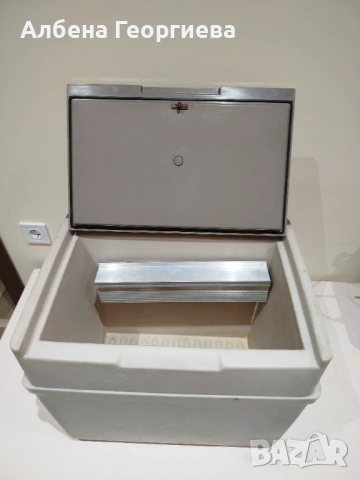 Амонячен хладилник ELECTROLUX - 12/220 V/GAZ- 36 L, снимка 2 - Хладилни чанти - 53018367