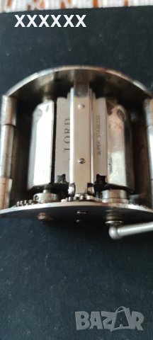 СТАРА НЕМСКА МАШИНКА ЗА ТОЧЕНЕ НА БРЪСНАРСКИ НОЖЧЕТА - D.R.G.M, снимка 2 - Антикварни и старинни предмети - 43802769