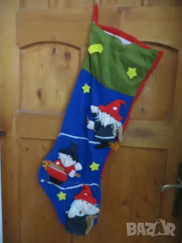 Голям чорап за окачване на стена с три Баби Яги за късмет, снимка 5 - Други - 50239614