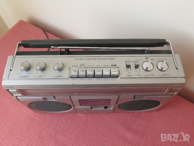 Vintage HITACHI TRK-7400E, снимка 6 - Радиокасетофони, транзистори - 36700807