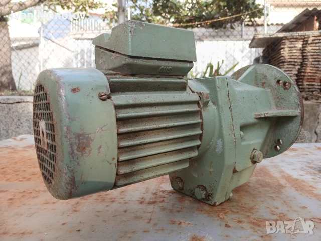 Немски мотор-редуктор, снимка 5 - Електродвигатели - 52071494