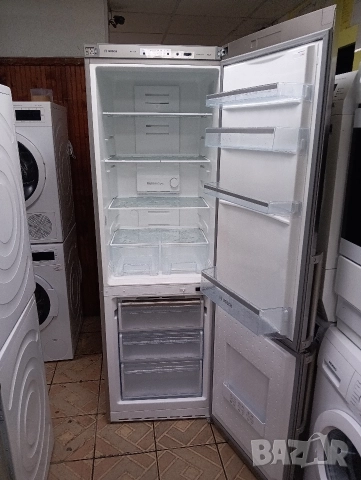 Иноксов комбиниран хладилник с фризер Бош Bosch Total No Frost с 2 години гаранция!, снимка 9 - Хладилници - 52579986