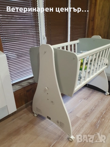 Ново малко дървено легло