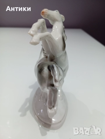  Порцеланова красива фигура с коне маркирана , снимка 7 - Декорация за дома - 52564064