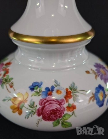 Елегантна порцеланова ваза Edelstein, Германия, снимка 3 - Вази - 52824248