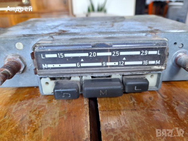 Старо автомобилно радио, снимка 2 - Антикварни и старинни предмети - 37097594