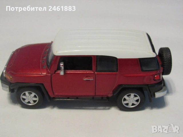 1/36 Kinsmart Toyota FJ Cruiser метална колекционерска количка., снимка 2 - Колекции - 49768473