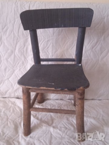 Старо Детско Малко Дървено Столче, снимка 4 - Антикварни и старинни предмети - 43628835