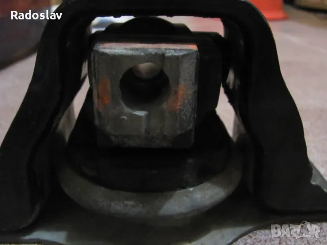 Тампон хидравличен десен за двигател Дачия, снимка 6 - Части - 48558042