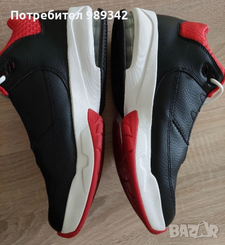 Мъжки/юношески маратонки Nike Air Jordan Max Aura 3 Bred, черно-черв, снимка 2 - Маратонки - 51961792