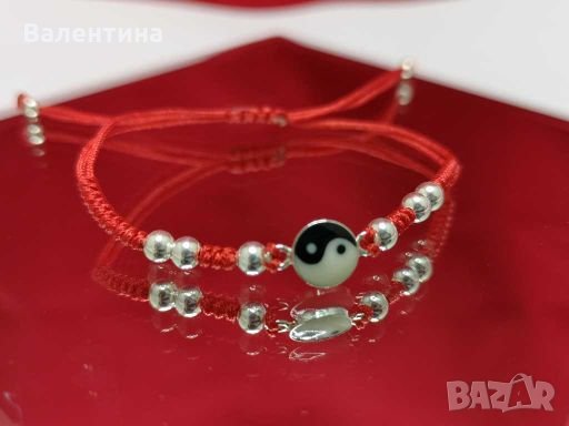 Дамска, детска гривна червена корда със сребърни елементи и Ин и Ян, снимка 3 - Гривни - 28029081