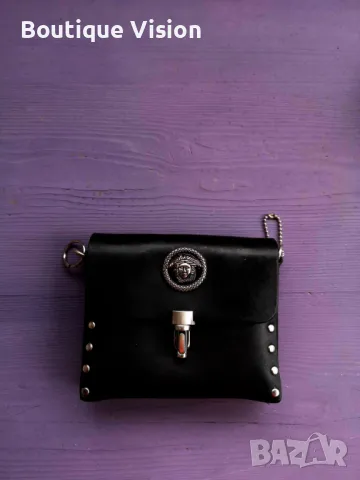 Ново. Мини чантичка на В