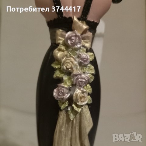Красива статуетка,стойка за бижута инкрустирана с полускъпоценни камъчета и цветя от полирезин, снимка 5 - Бижутерийни комплекти - 43872138