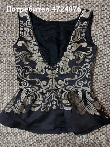 Продавам този топ! Носен е само веднъж. Размер XS-S, снимка 2 - Потници - 53297800