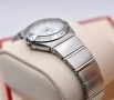 Omega Constellation 28mm Qauartz Steel MOP Dial Diamond Дамски Различни Варианти, снимка 7