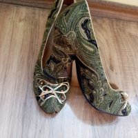 Луксозни дамски обувки, снимка 1 - Дамски обувки на ток - 33121149