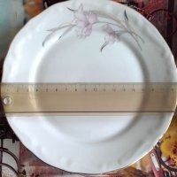 12 чинии порцелан с позлата - 100 години ИЗИДА - 1994г. - 19 см, снимка 8 - Чинии - 43093710