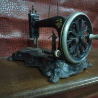 Антикварна колекционерска шевна машина, снимка 6 - Антикварни и старинни предмети - 39306429