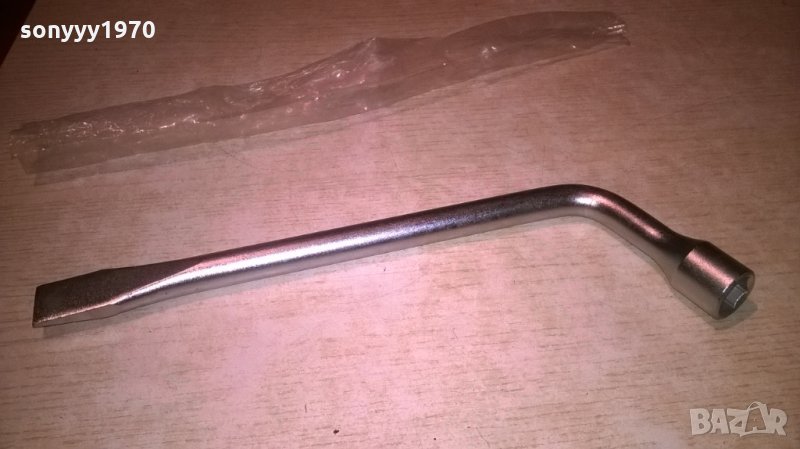 17ММ КЛЮЧ ЗА ГУМИ-15ЛВ-ЯК УСИЛЕН, снимка 1