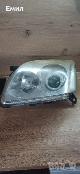 Продавам ляв фар за Тойота Авенсис 2004г., снимка 1