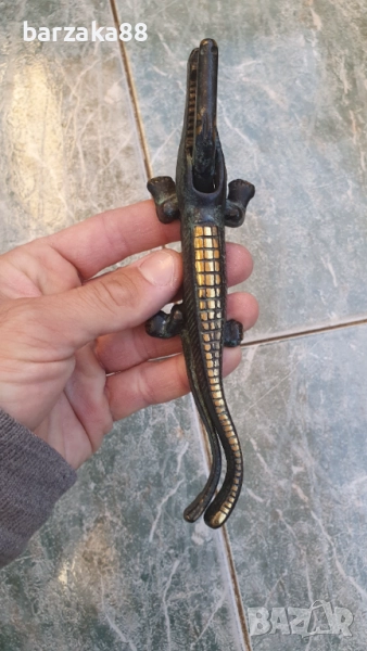 Бронзова Орехотрошачка Трошачка Крокодил, снимка 1