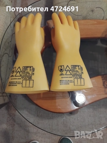 Диелектрични ръкавици