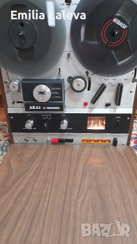 AKAI X1800sd