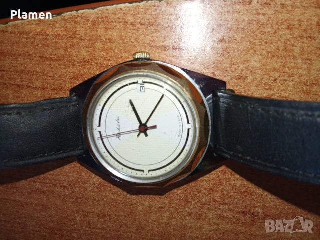 Съветски механичен мъжки ръчен часовник Ракета , снимка 1