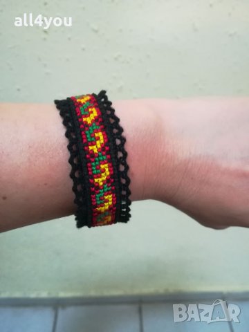 Ръчно бродирани гривни и колиета , снимка 12 - Колиета, медальони, синджири - 28522383