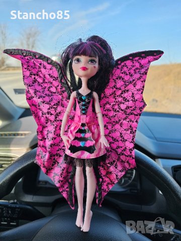 monster high draculora, снимка 1 - Кукли - 43846764