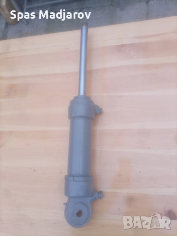 Хидравличен цилиндър , снимка 2 - Резервни части за машини - 52885915