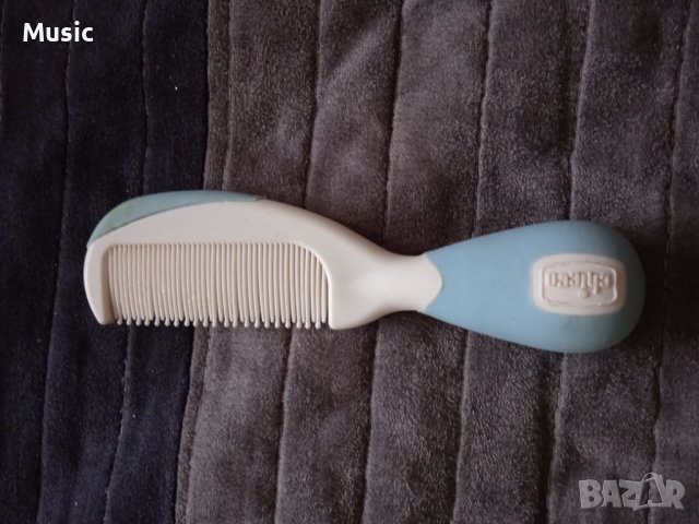 Chicco бебешки гребен с масажни топчета за скалпа