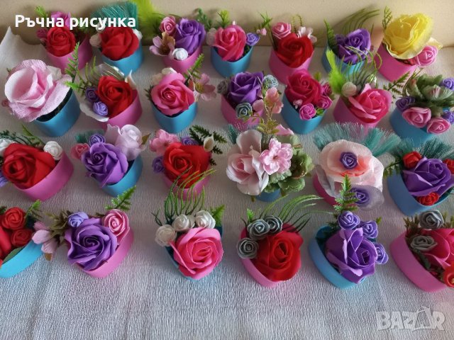 Кутийка сърце с аранжировка цветя, снимка 1