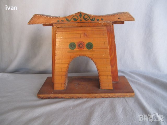 дървен сувенир , снимка 1 - Антикварни и старинни предмети - 28298818